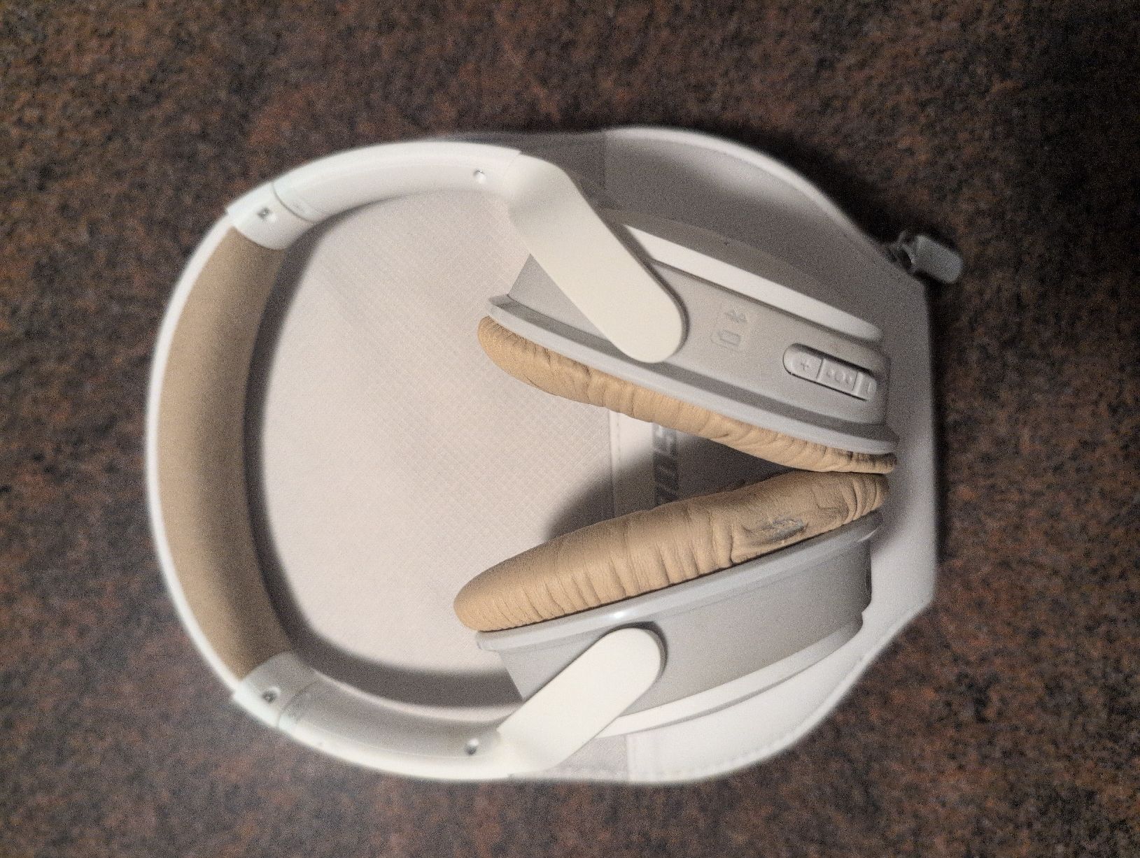 Bose Cuffie: Bose QC35 Headphones White with Case Used – Usato da Zürich venduto da fschenkel 3