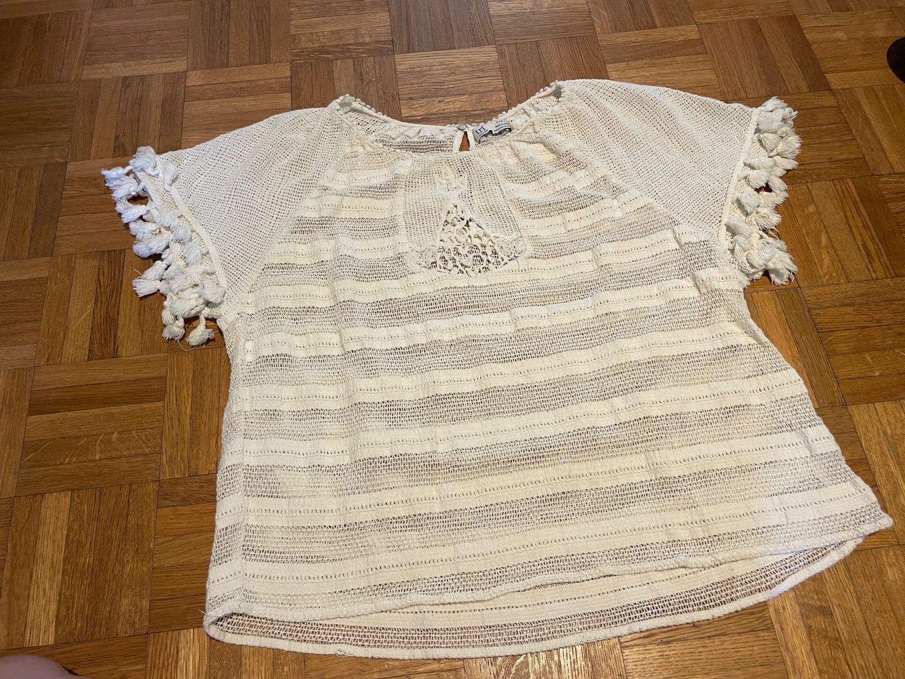 Zara T-Shirts: Zara TRF Boho Oberteil Gr. M offwhite – Gebraucht aus Zürich von MrsWollishofen 1