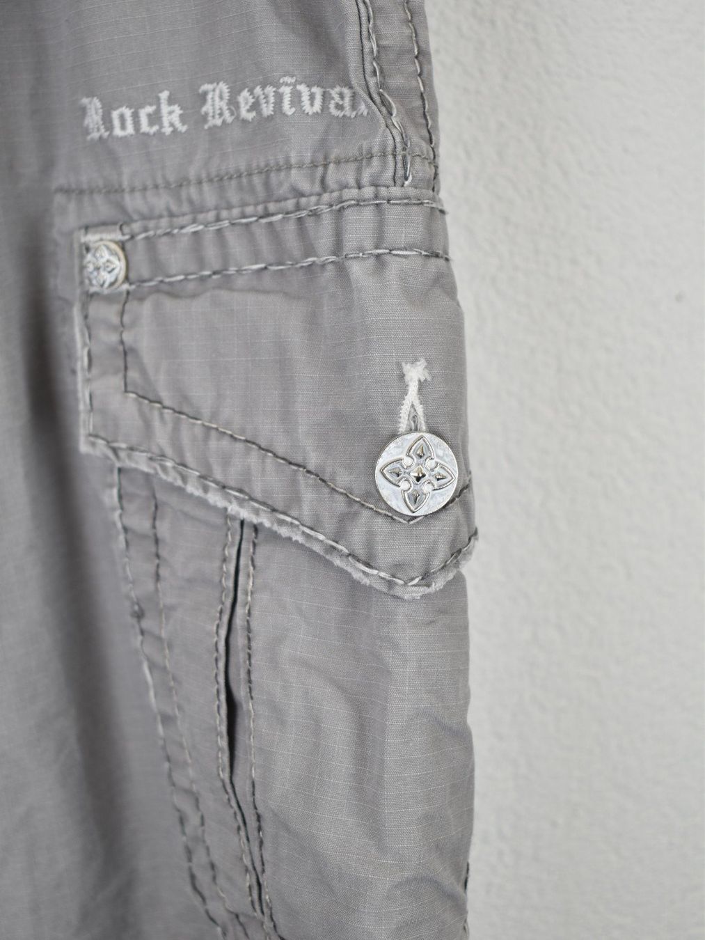 Hosen: Rock Revival Cargo Shorts Gr.38/23, grau – Gebraucht aus Nürensdorf von 2ND_STORY 4