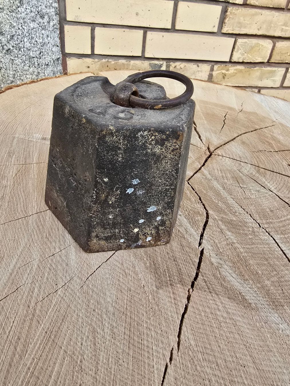 Alle Werkzeuge: Antikes Gusseisen Gewicht 5kg mit Ring – Gebraucht aus Romanshorn von Rachacha 2
