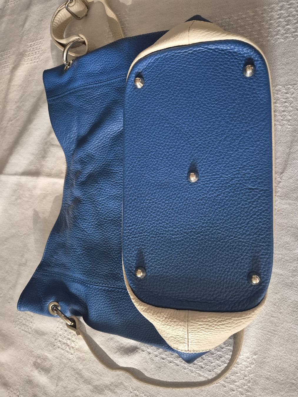 Borse da donna: Neue Tasche, Genuine Leder blau/beige, – Nuovo (secondo la descrizione) da Herrliberg venduto da SELENONAUTKA 2