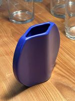 Blaue Keramikvase, modern & elegant, Top Zustand!