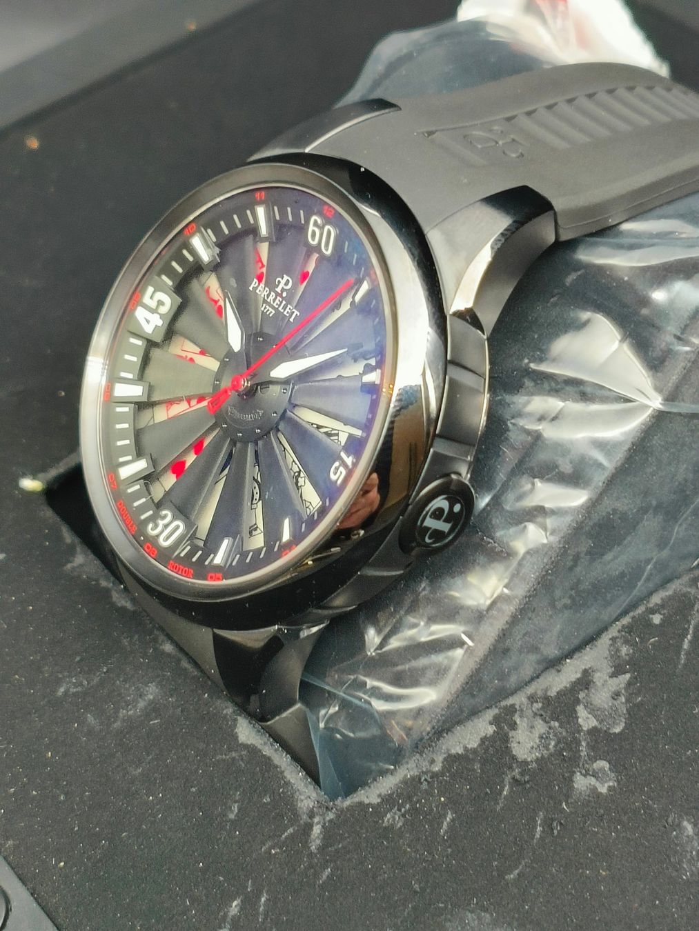 Perrelet Uhren: Perrelet – Neu (gemäss Beschreibung) aus La Chaux-de-Fonds von curtitswisswatches 4