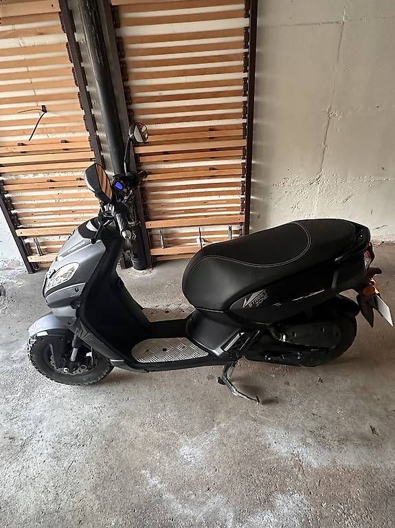 Strada: Roller 50ccm (45km/h) Gelbe Nummer  – Usato da Luzern venduto da cov_vn2w 1