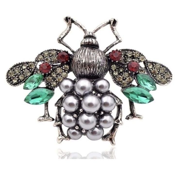 Broches & Aiguilles: Brosche Biene – Neuf avec emballage d'origine à Küsnacht ZH par TrendyLuxuryJewelry 1