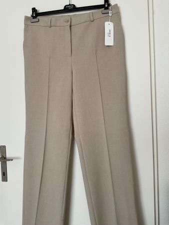 AKRIS Punto Hose Gr 44 beige NEU Kaufetikette NP 519