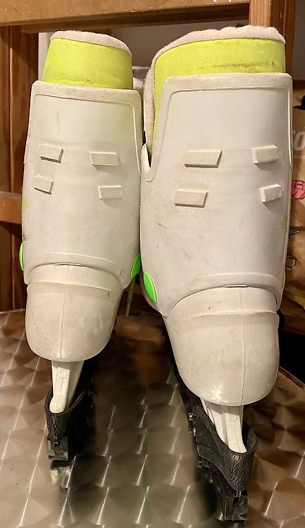 Pattini da ghiaccio: Schuhe, Schlittschuhe Grösse 41 – Usato da Stein am Rhein venduto da aju_gr6w 1