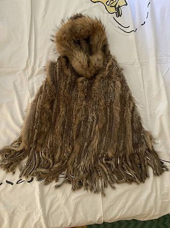 Pelz Poncho