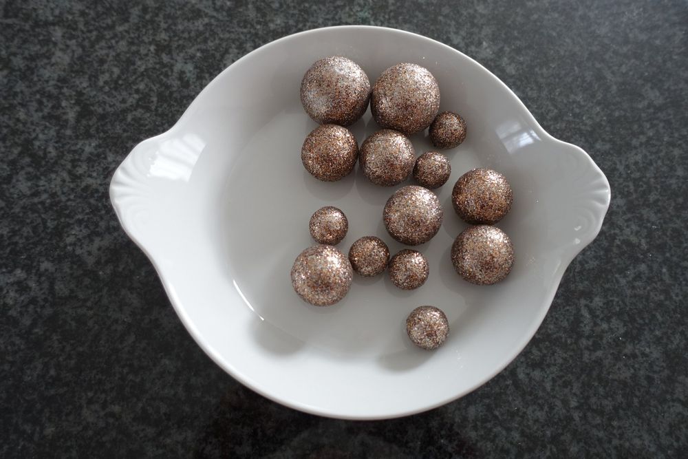 Glitzerkugeln zum dekorieren oder basteln für Weihnachten Kaufen auf