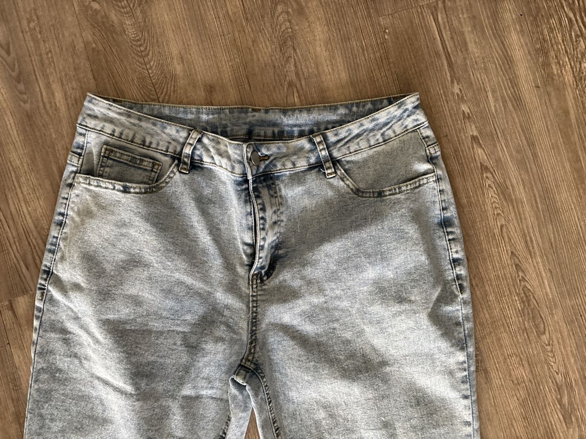 Jeans: Jeans XXL, neu hellblau – Neuf avec emballage d'origine à Leuzigen par Fjleu 1