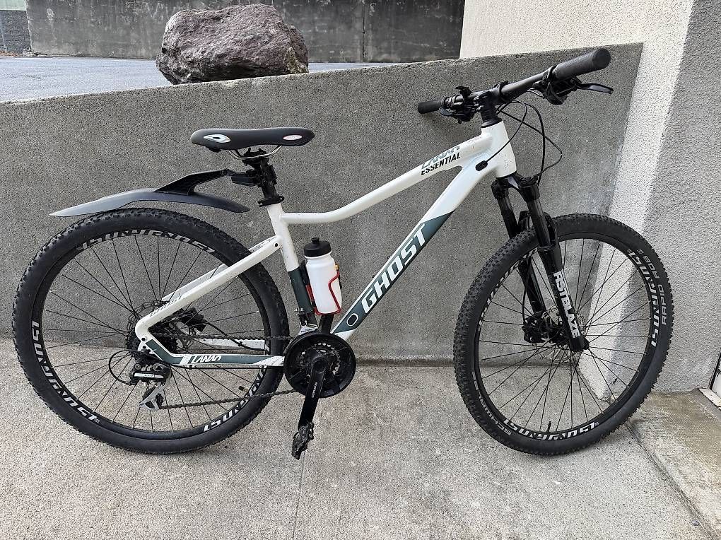 Vélos: VTT Ghost Lanao Essential 27.5? – D'occasion à Collonges par Chris56