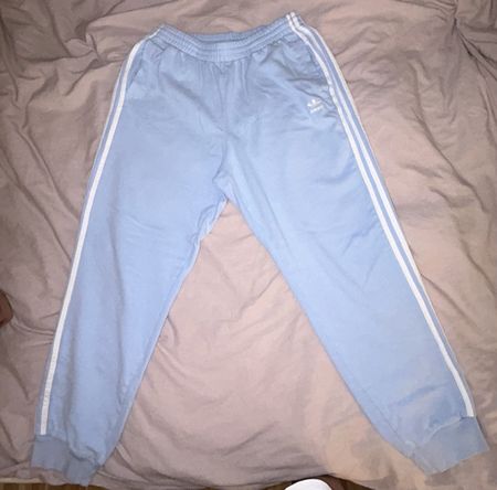 Adidas Jogginghose hellblau Grösse L, guter Zustand