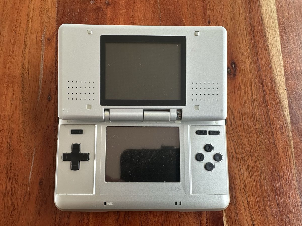 Nintendo Console: Nintendo DS plus 1 Spiel  – Usato da Zürich venduto da Kareljan 1