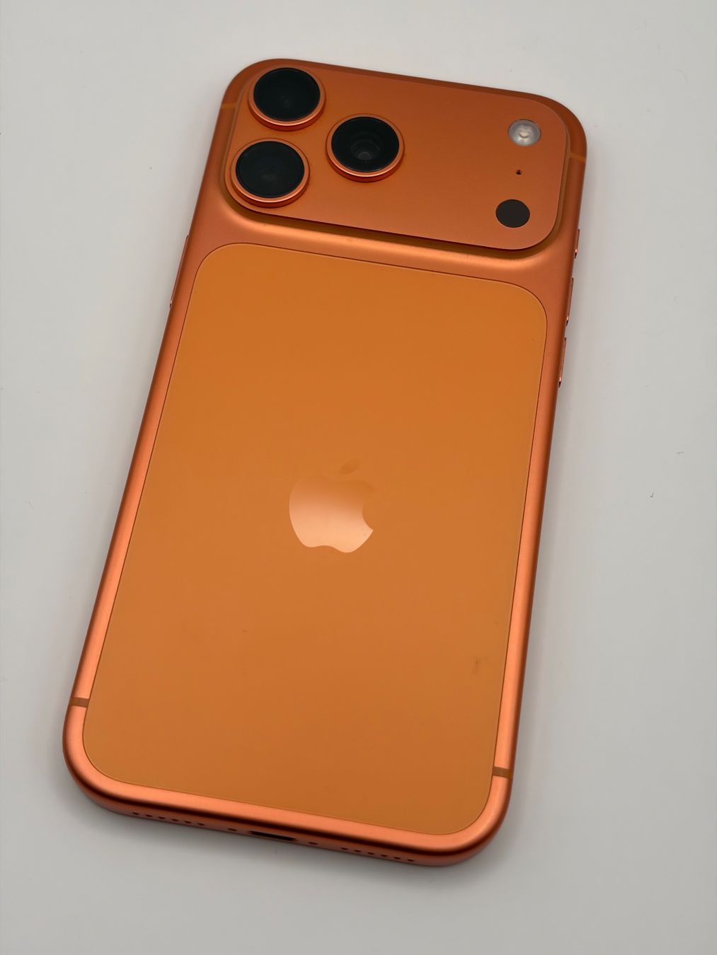 Apple Telefoni cellulari / Smartphones: iPhone 17 Pro Max in Cosmic Orange – Usato da Lenzburg venduto da Pfuusbaer 2