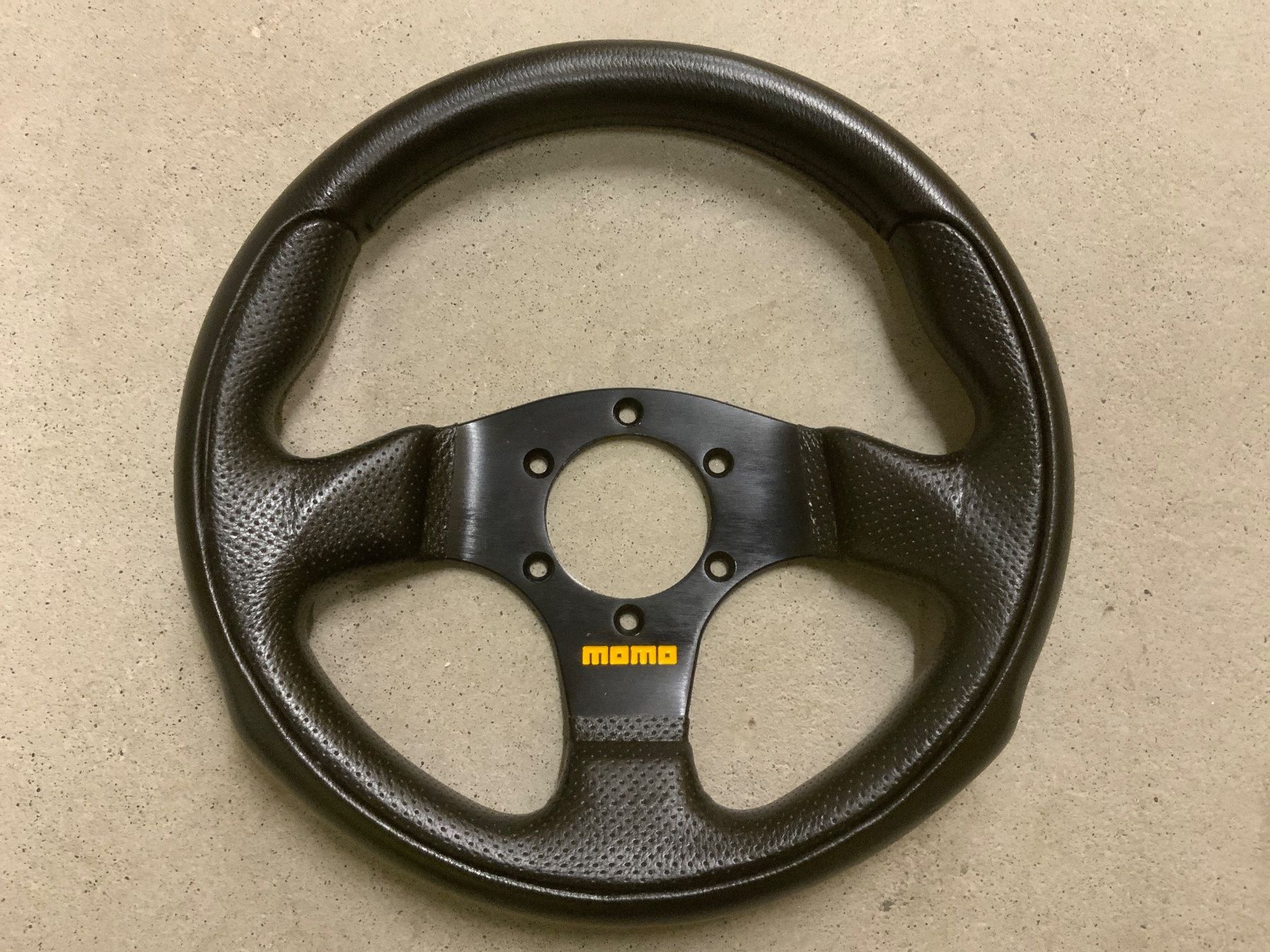Tutti pezzi di ricambio auto: MOMO Lenkrad 28 cm , Oldtimer/Youngtimer, guter Zustand! – Usato da Thun venduto da LGBgartenbahn