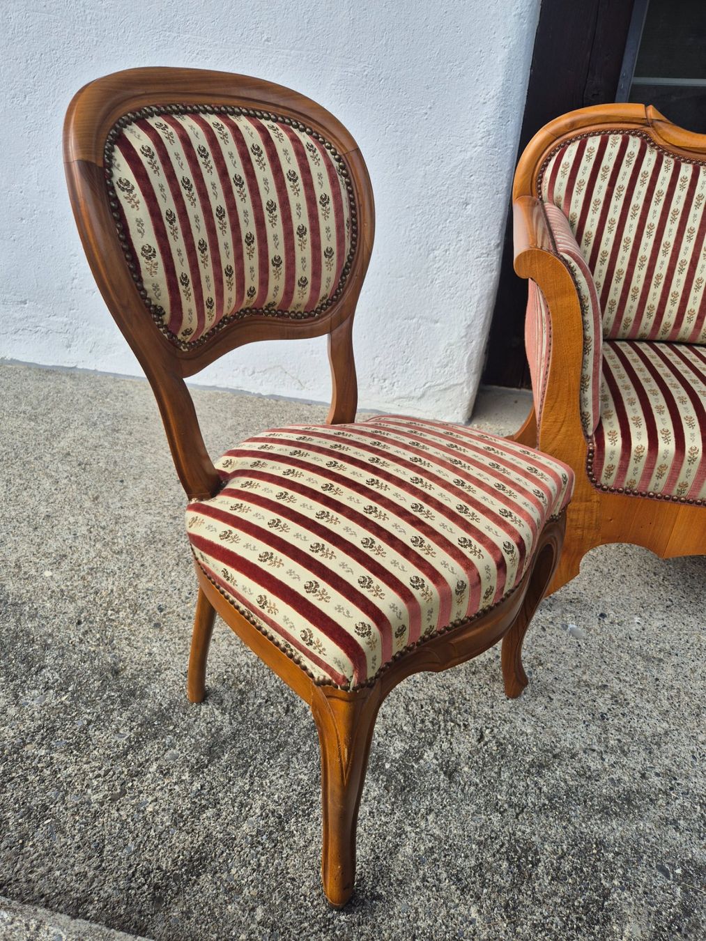 Sofas: BEQUEMES SOFA MIT 6 STÜHLEN – Gebraucht aus Steffisburg von Lissi13 3