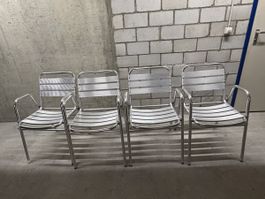4 Metra Aluminium Gartenstühle stapelbar gebrauchter Zustand