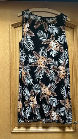 Sommerliches, ärmelloses Kleid mit Blumenmuster, Grösse M