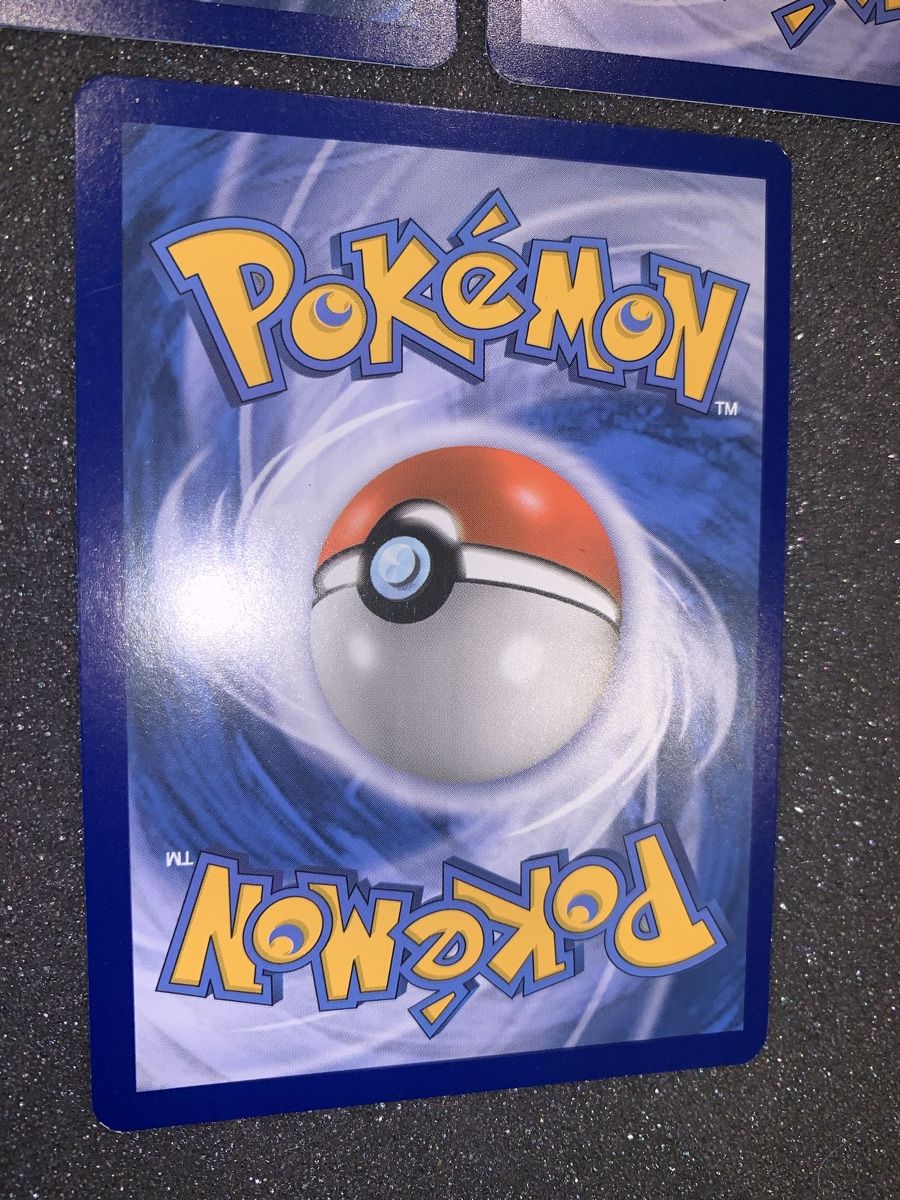 Pokémon Carte collezionabili:  Charizard Holo  Lot 3 pezzi – Usato da Bironico venduto da ars_z6lb 8