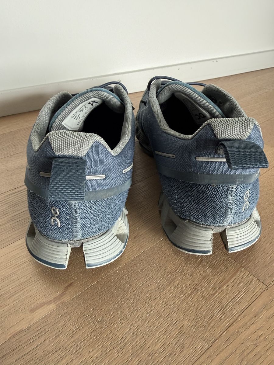 On Chaussures hommes: On Cloud Waterproof Laufschuhe Gr. 37.5 – D'occasion à Ottenbach par Suni_82 2