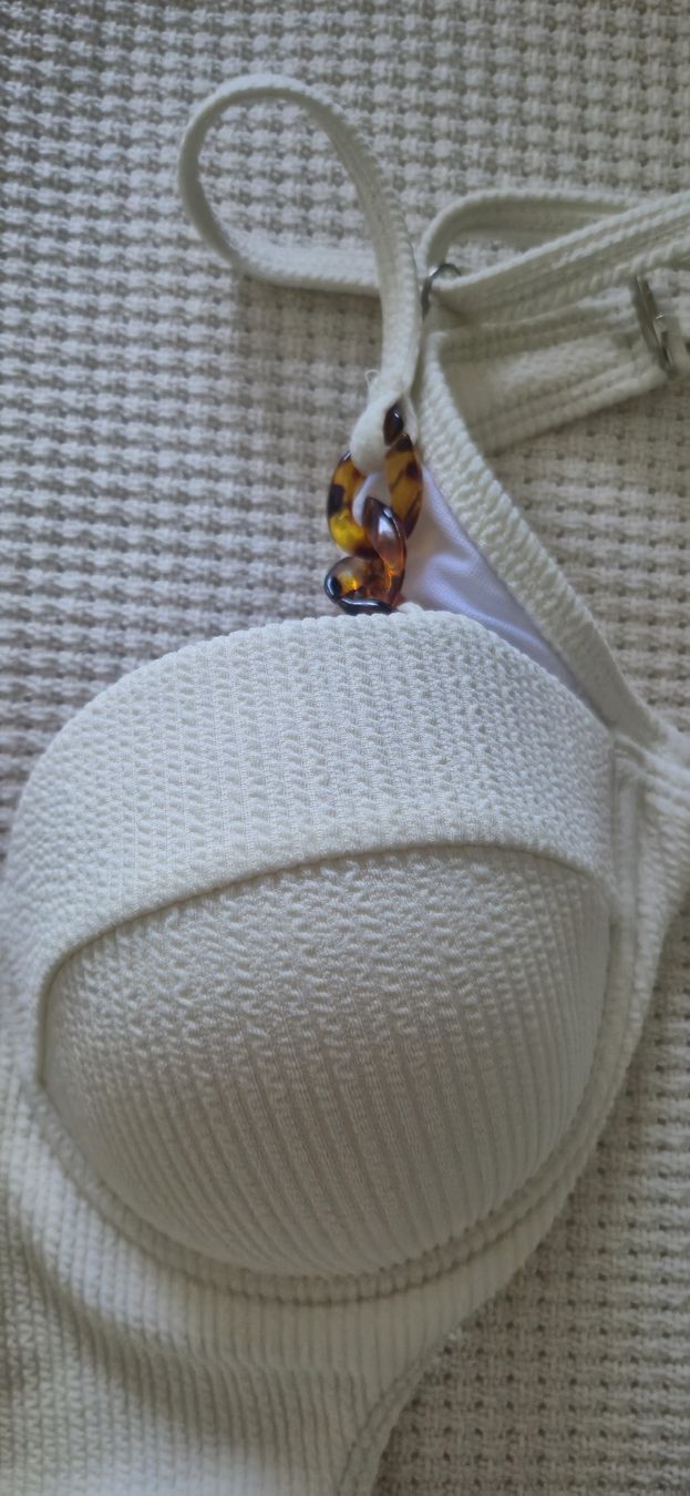 Shein Costumi da bagno & Bikini: Maillot de bain une pièce crème taille S/M – Usato da Le Locle venduto da Arya4 2