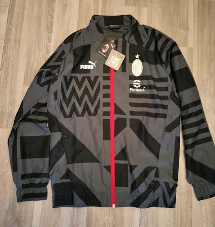 AC Milan Jacke Gr. S, neu + ungetragen, statt Fr. 110.--