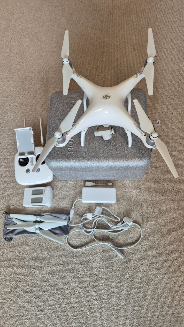 DJI RC Kits de montage: DJI Phantom 4 – D'occasion à Schneisingen par Canada104