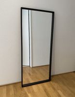 Wandspiegel mit schwarzem Rahmen – 65 x 150 cm