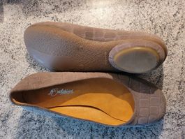 Ballerines couleur taupe T.36 (neuves)