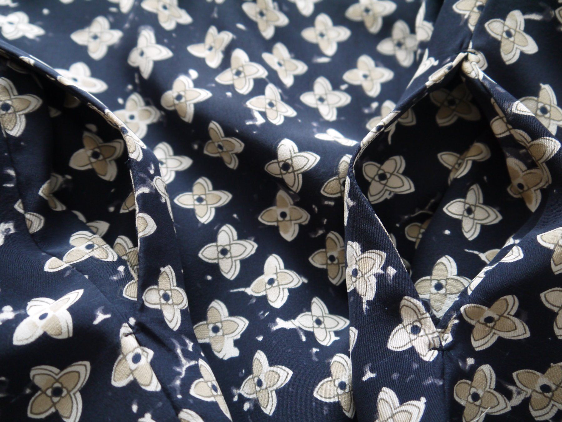 Hemisphere Vestiti: Hemisphere Kleid aus 100% Seide / Gr.M – Usato da Hagendorn venduto da Blaf 4