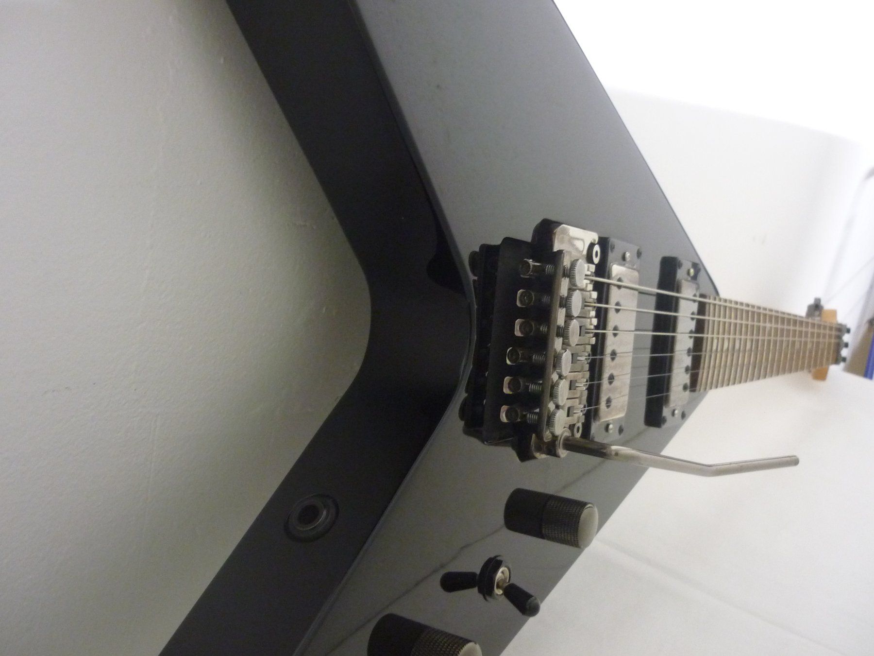 Strumenti musicali: E-Gitarre ARIA XX Series Flying V – Usato da Maienfeld venduto da John13 3