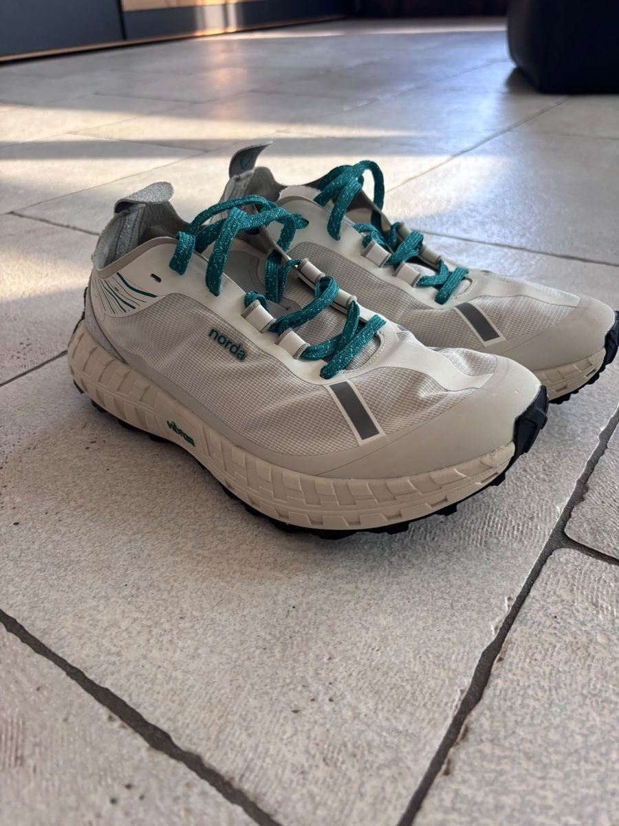 Chaussures hommes: Chaussures de course blanc/turquoise taille 40.5 – D'occasion à La Chaux-de-Fonds par seb6969