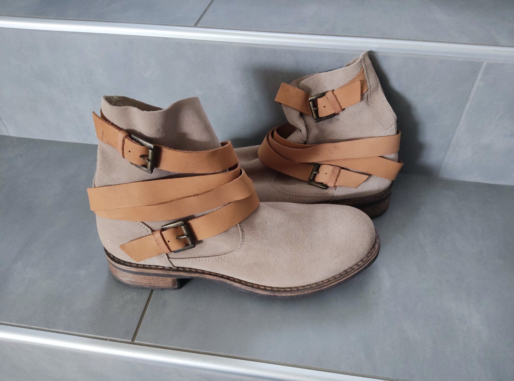 Scarpe da donna: Chaussures vienty, style chelsea – Nuovo (secondo la descrizione) da Vicques venduto da prairie0809