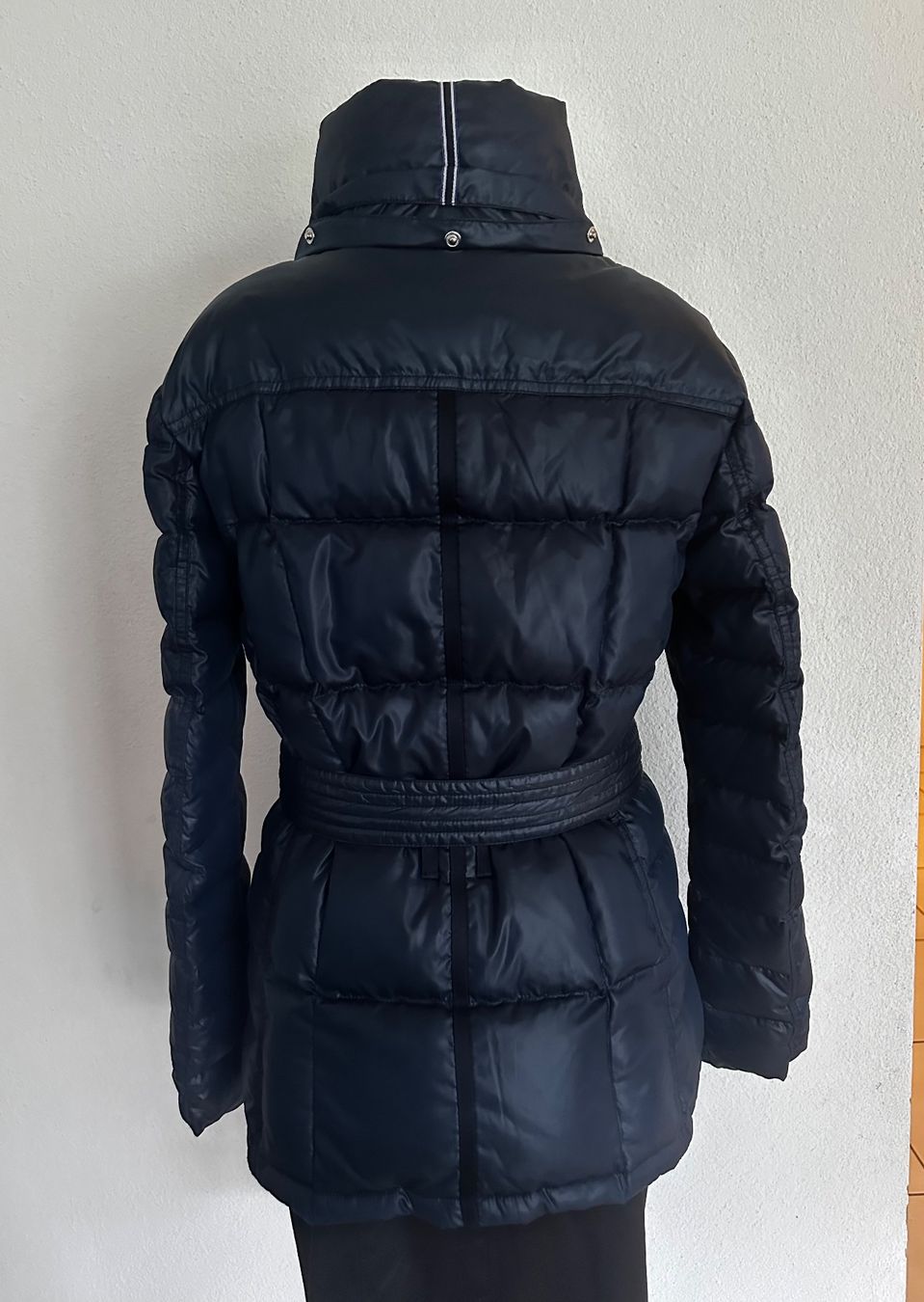 Tommy Hilfiger Giacche: Tommy Hilfiger Dauenjacke M – Usato da Alpnach Dorf venduto da ljusja 6