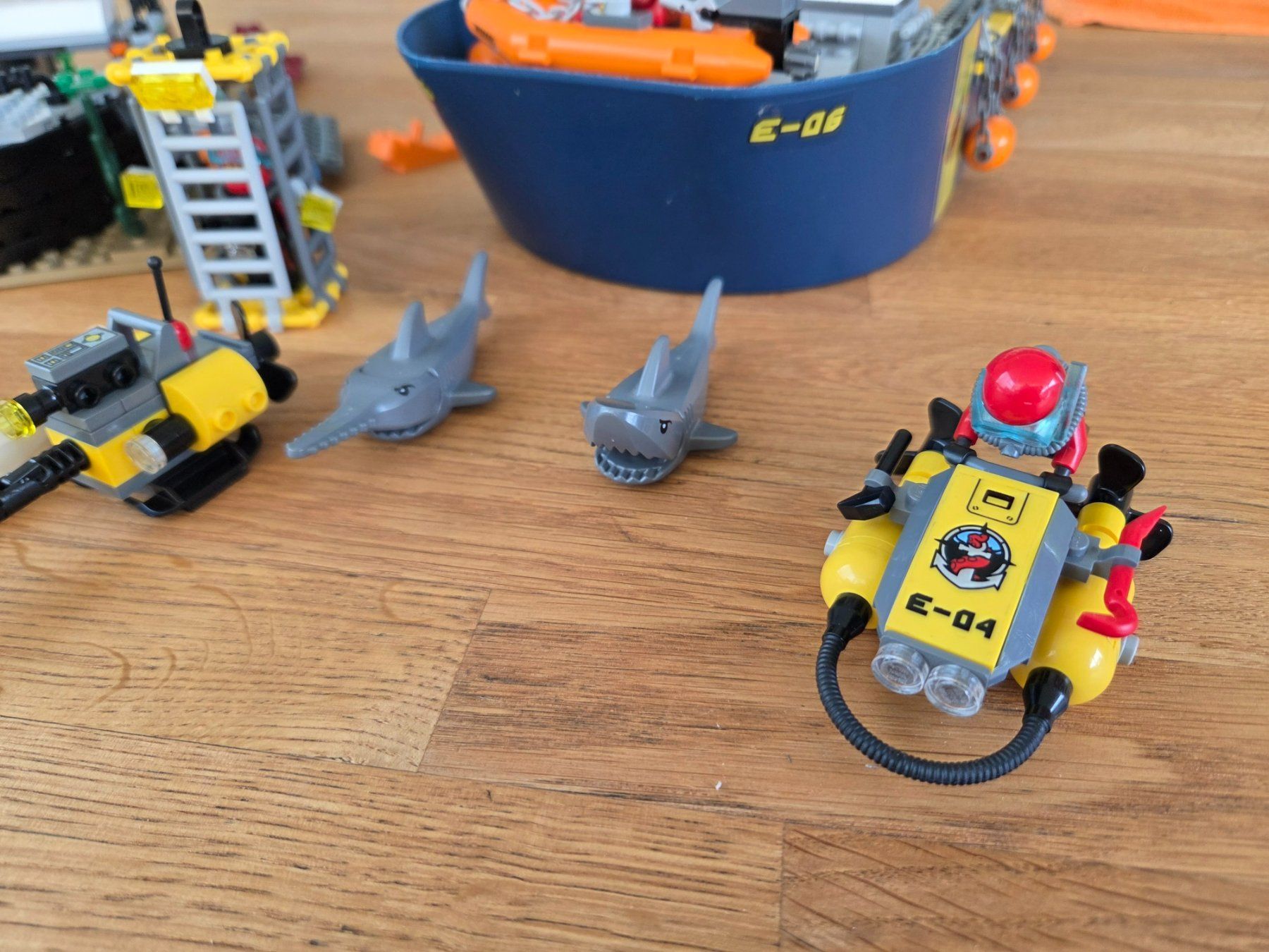 Lego Kit di costruzioni: Lego 60095 Deep Sea Exploration Vessel – Usato da Thun venduto da Reda68 5