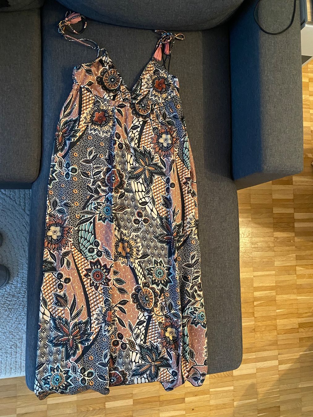 Vestiti: Sommerliches Maxikleid mit Blumenmuster, Grösse S – Nuovo (secondo la descrizione) da Kloten venduto da swarovski16