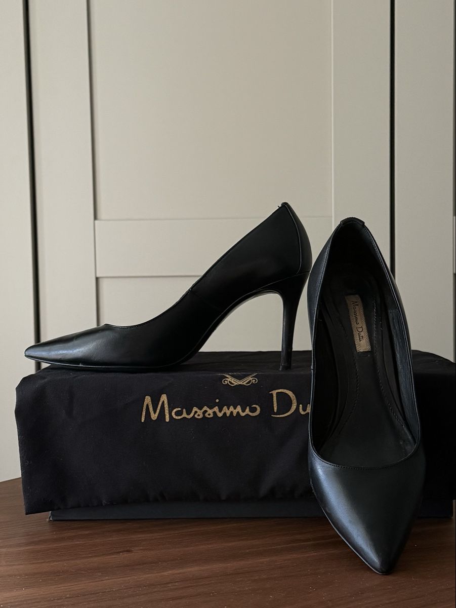 Massimo Dutti Scarpe da donna: Massimo Dutti Leder Pumps Schwarz Grösse 36 – Usato da Langnau am Albis venduto da Nataliehershlag 5