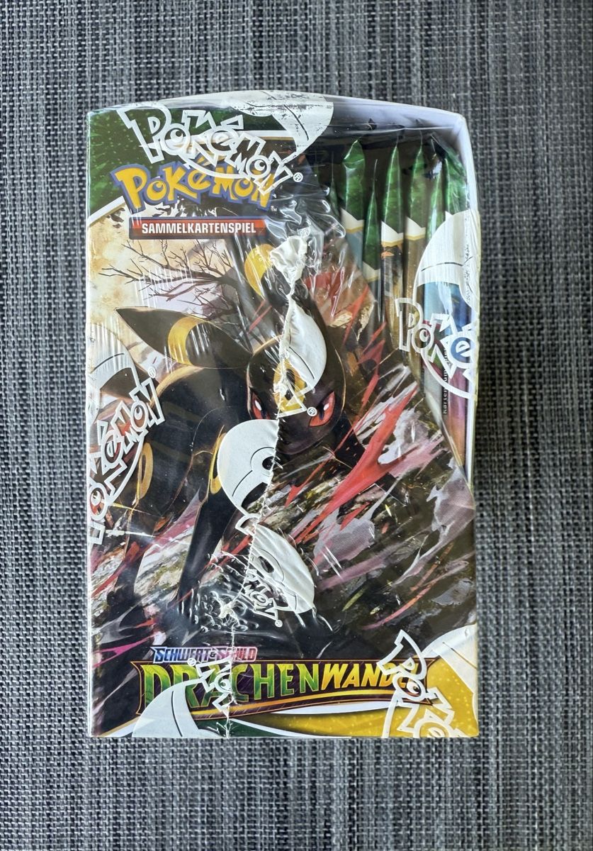 Pokémon Carte collezionabili: Pokemon Display Drachenwandel inkl. Acrylcase – Nuovo (secondo la descrizione) da Zürich venduto da Cardimon 6