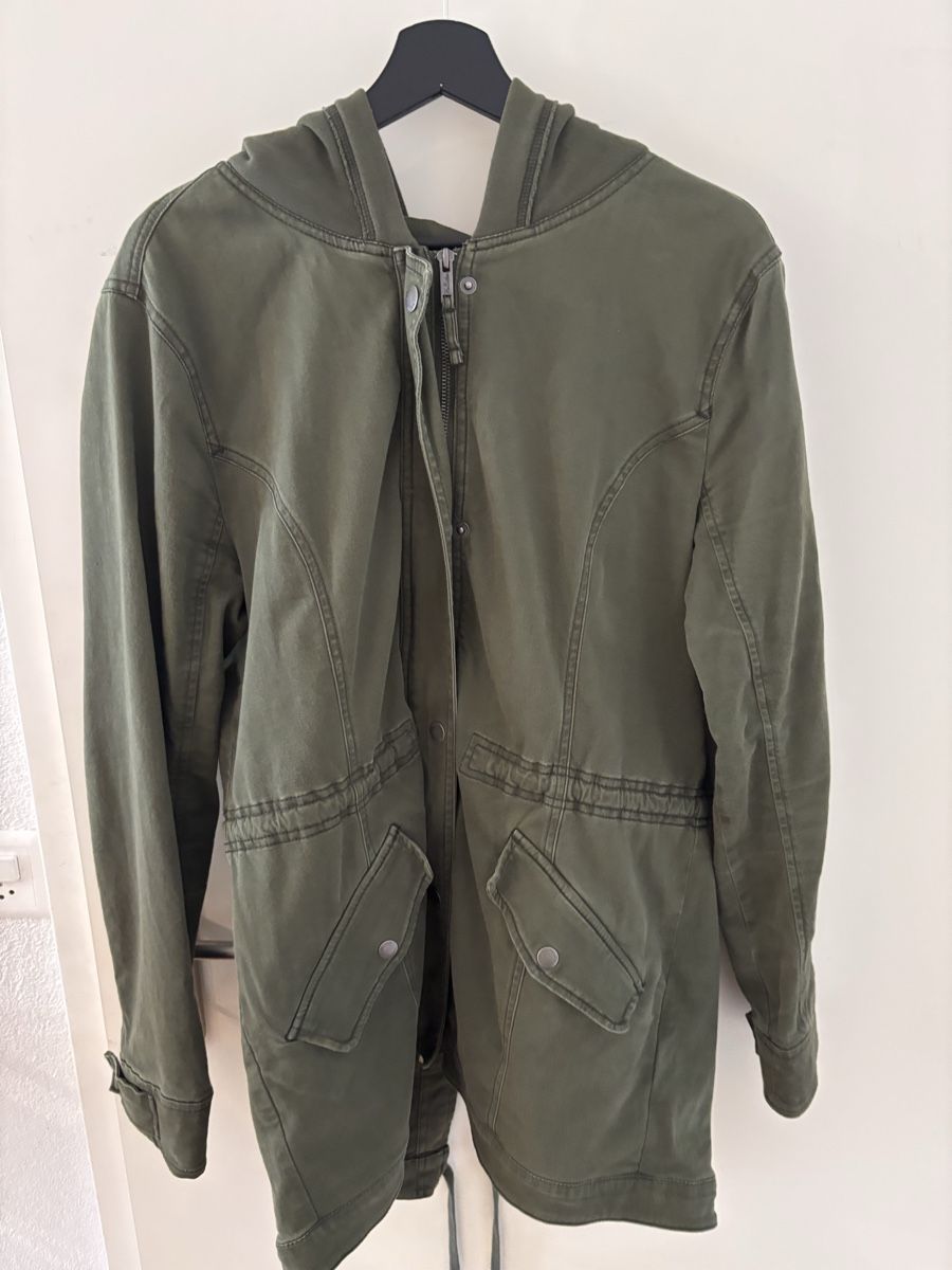 Hollister Jacken: Hollister Parka – Gebraucht aus Studen BE von Nrossi