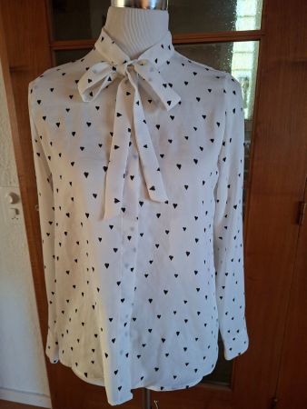 MarcCain Bluse weiss mit schwazen Herzen