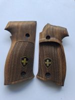 Nussbaum Griffschalen mit Daumenauflage für die Sig P220 