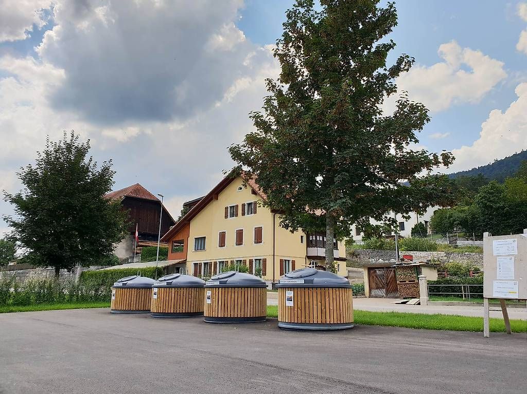 Altro per Ufficio & Commercio: Windel container Halbunterflurcontainer Halbunterirdischer ! – Usato da Tavannes venduto da .Rochat. 2