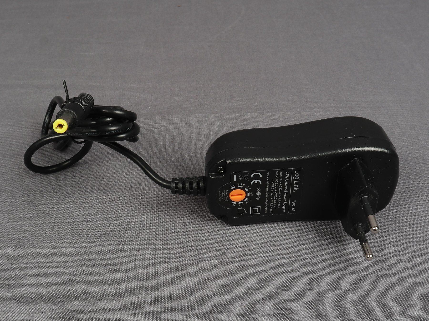 Lecteurs & Adaptateurs: LOGILINK A3-12 V Universal Power Adapter – Neuf (Voir description) à Steinen par Restwert_Steinen 1