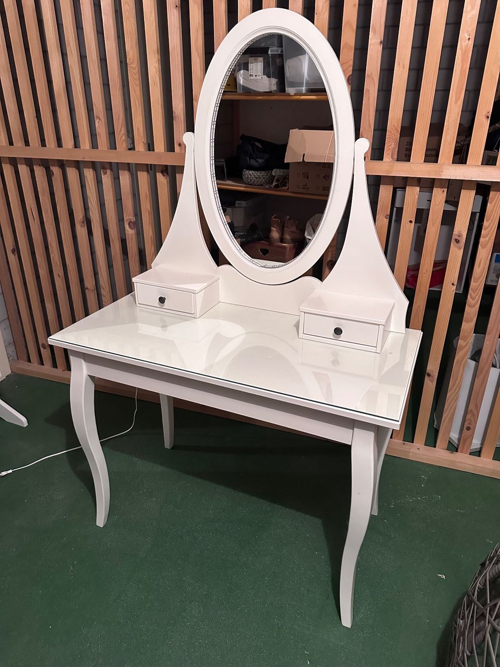 Ikea Schminktische: Schminktisch mit integrierter LED Beleuchtung – Gebraucht aus Stans von mar_6q9v 1