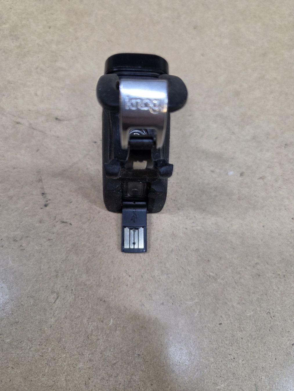 Pezzi di ricambio: Knog Blinder ARC 220 Frontlicht USB, 220 Lumen – Usato da Zug venduto da olx_5shp 3
