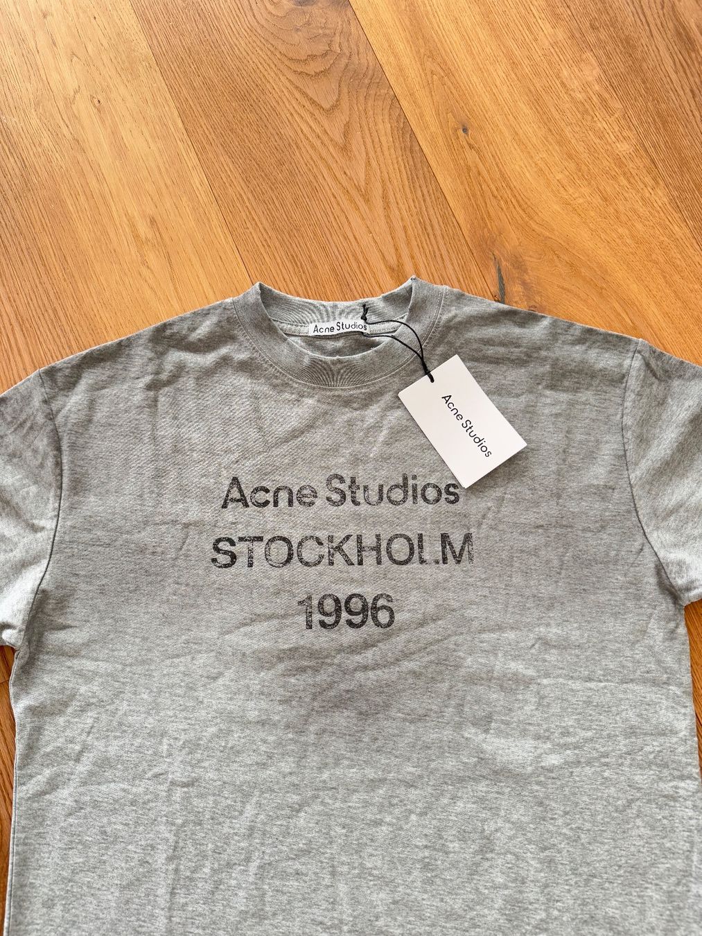 Acne Studios T-Shirts: Acne Studios T-Shirt Gr. M, grau – Neu (gemäss Beschreibung) aus Triesen von atos87 1