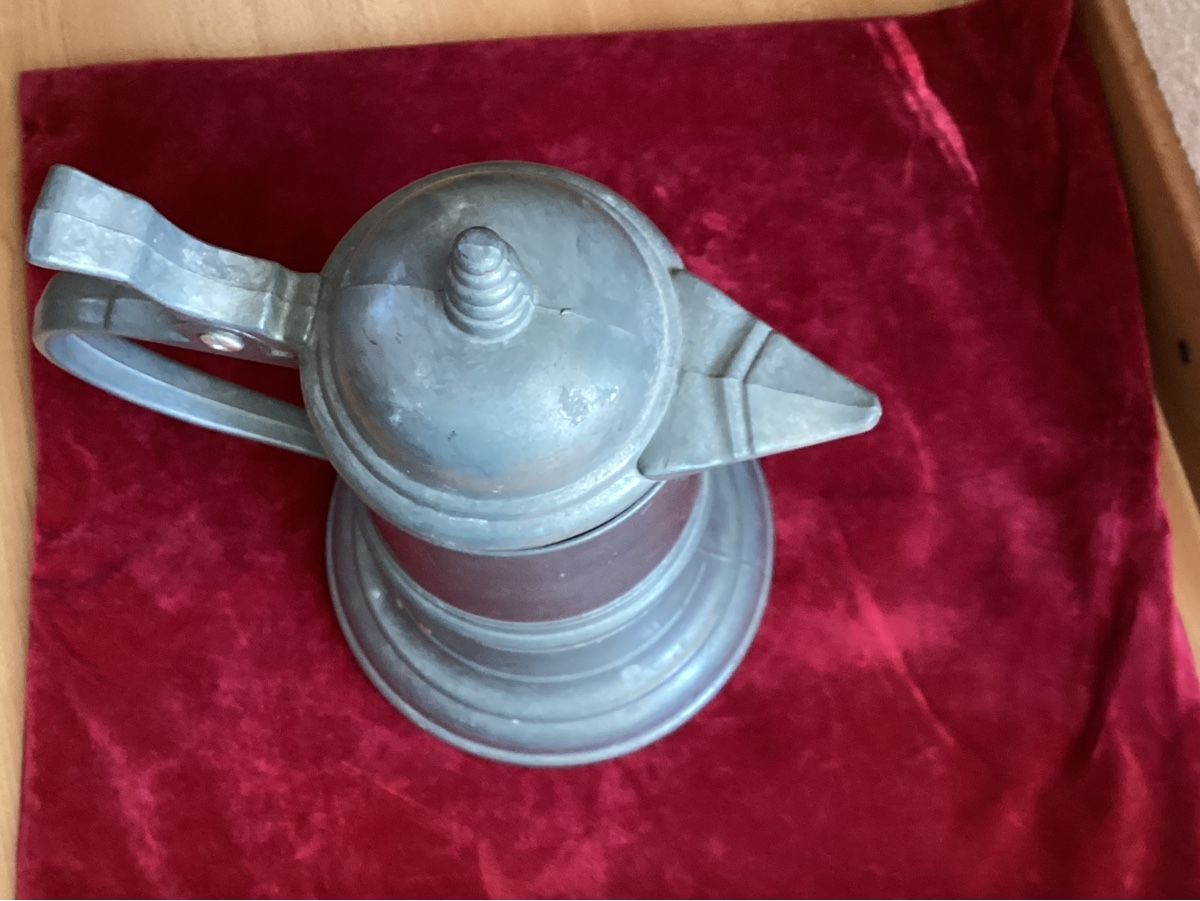 Alle Dekorationen: Antiker Gr. Zinnkrug mit Deckel gebraucht zur Dekoration – Gebraucht aus Nunningen von Vintage59 5