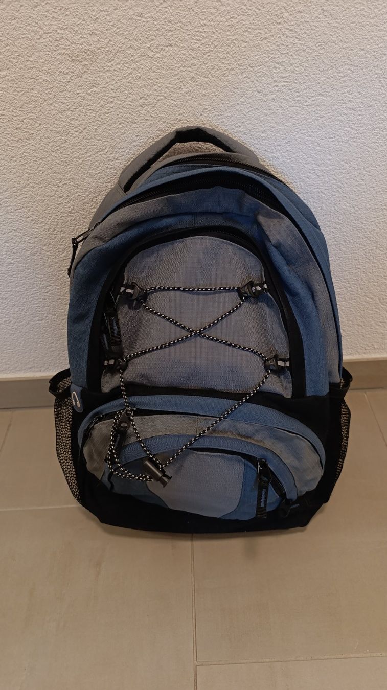 Rucksäcke: Sac à dos à double compartiment – Neu (gemäss Beschreibung) aus Fribourg von del_hp6t