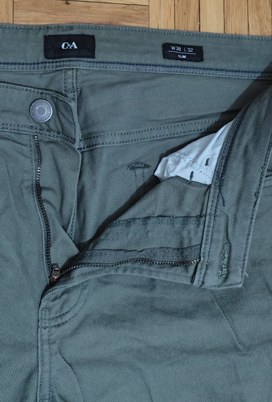 C&A Pantaloni: Pantalon slim vert-olive C&A W38 L32 – Nuovo (secondo la descrizione) da Roche VD venduto da Octave75 2