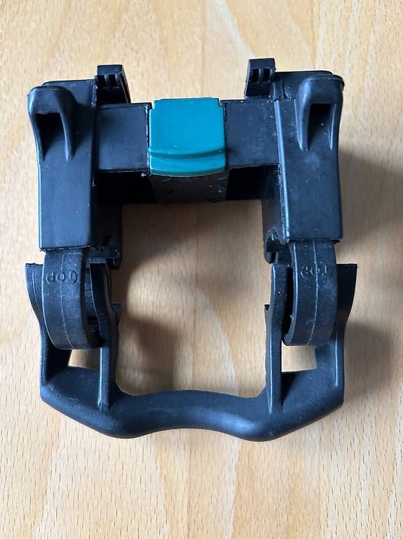 Pièces détachées: Lenkertaschenhalterung von Konnix. – D'occasion à Frauenkappelen par Rolerik